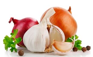 Treat the parasites with onions and garlic